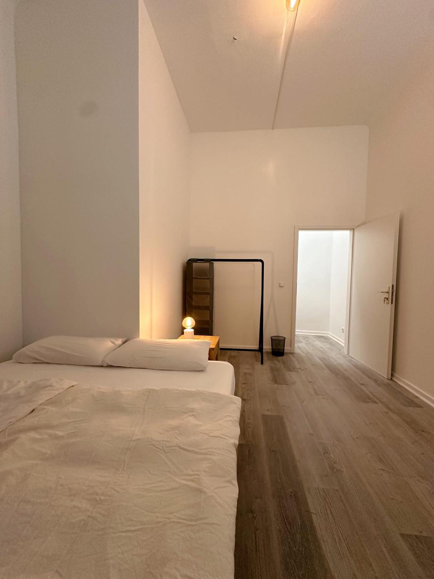 In Shared In Berlin-kreuzberg Apartment *